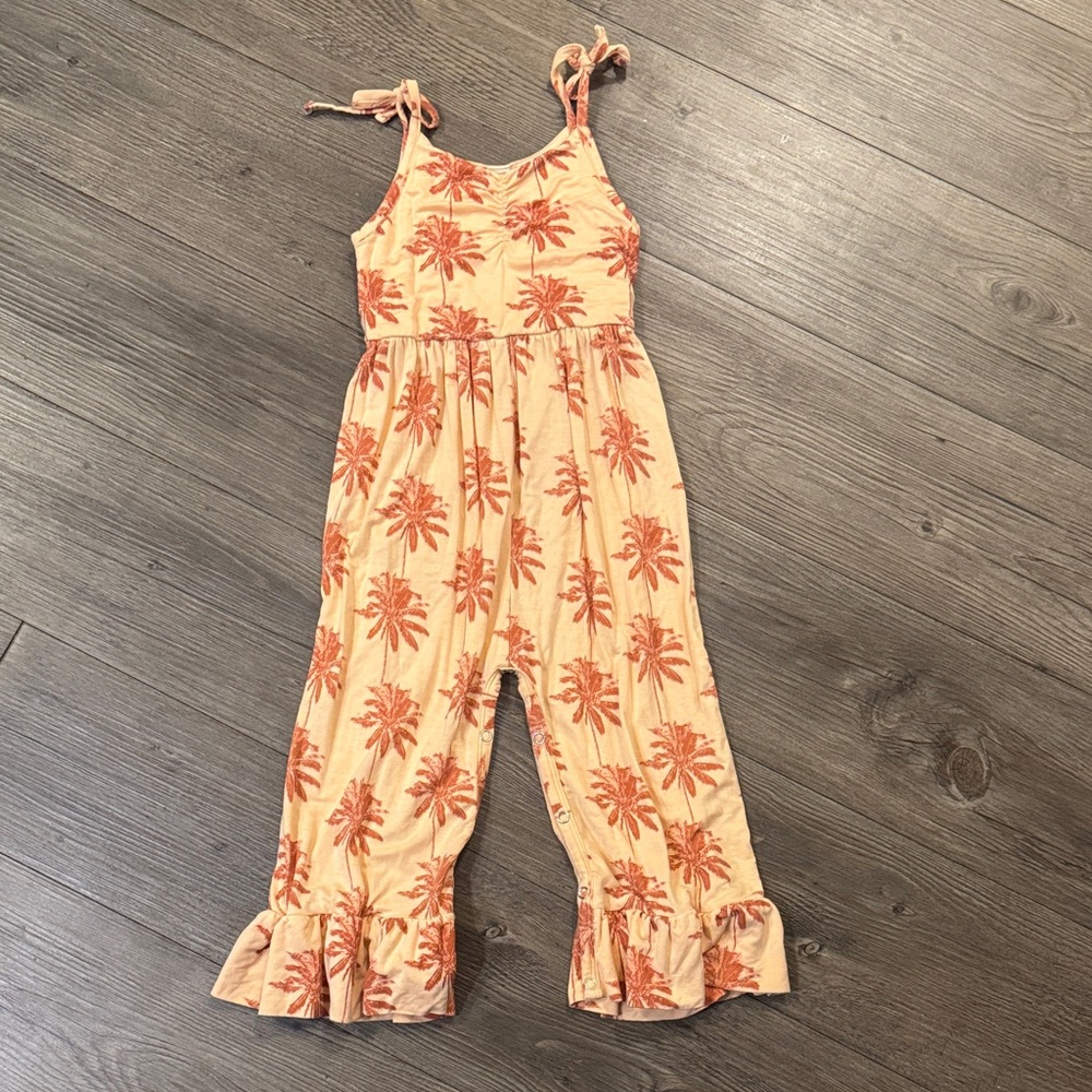 Adorable Kate Quinn Bamboo Palm-Print Ruffle Hem Jumpsuit. 18-24m. Like New!!